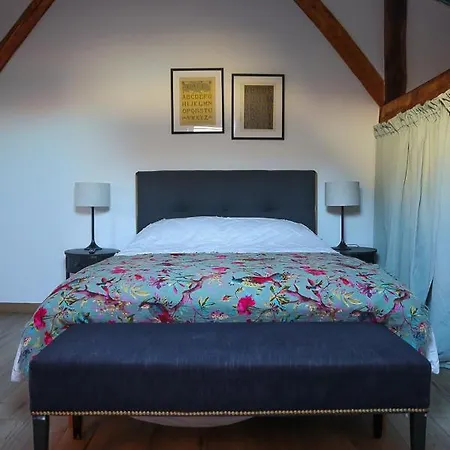 Croix Blanche - Le Logis Apartment *