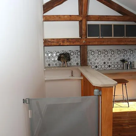 Croix Blanche - Le Logis Apartment